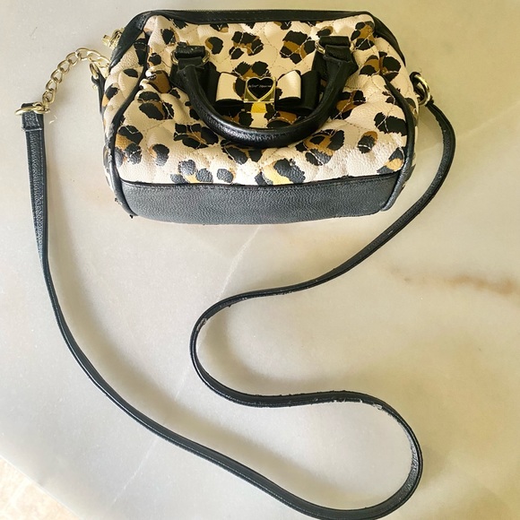 Betsey Johnson Leopard Print Heart Stitch Crossbody Purse - Picture 3 of 16